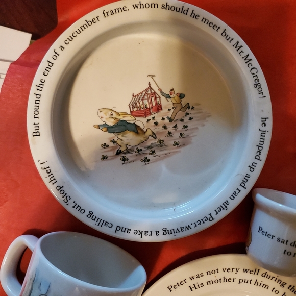 NWOT Peter Rabbit Fine China Set by Wedgewood - Picture 13 of 16
